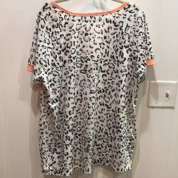 Cute Animal Print Top - Picture 4 of 8